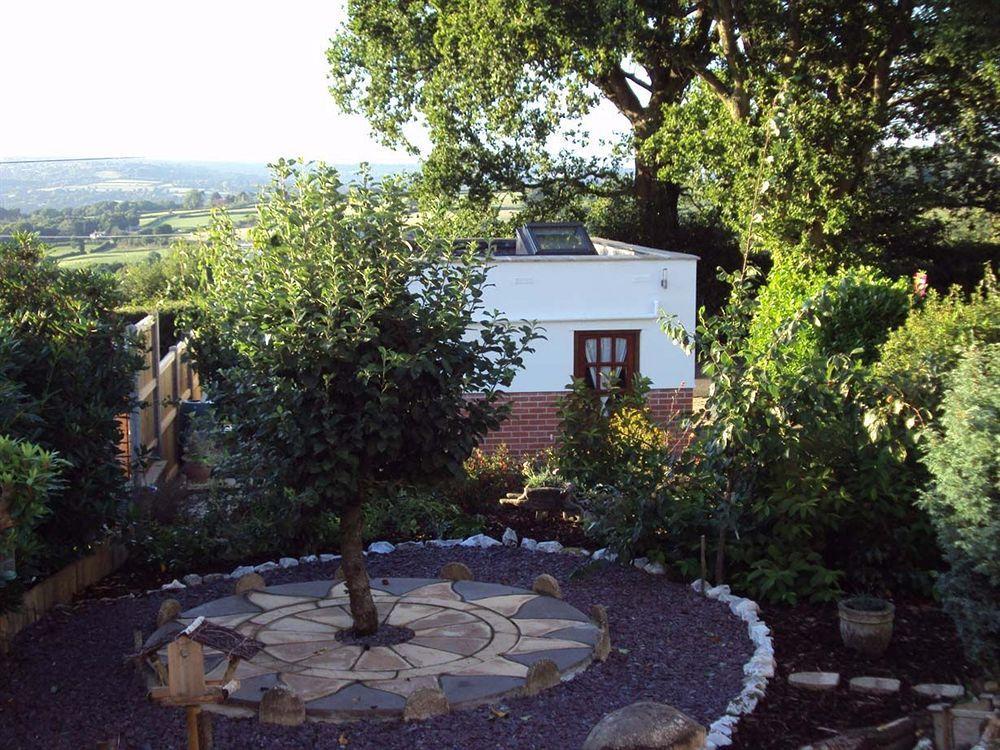 Countryside Retreat: Cosy Room with Fireplace and Balcony Views Axminster Exterior photo